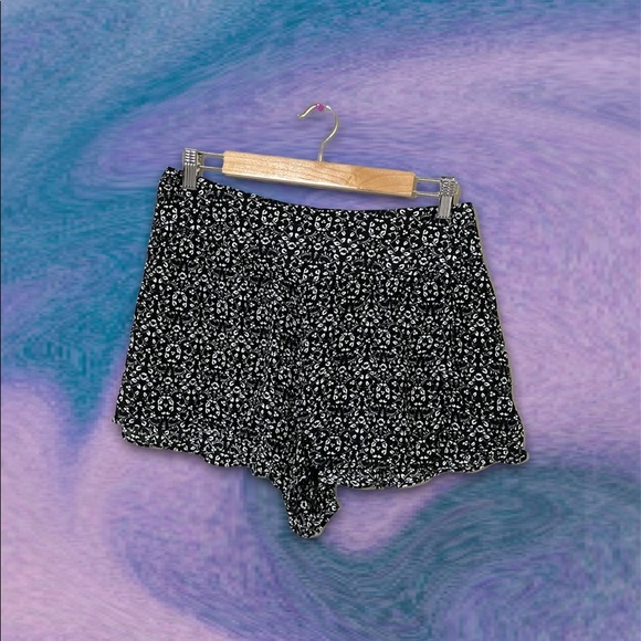 ♥︎ American Eagle Beach Shorts ♥︎ - Picture 2 of 5